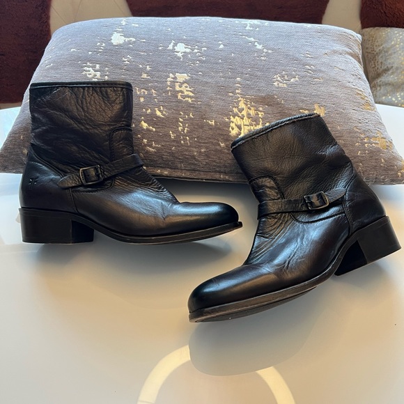 Frye Lynn Leather Booties size 7.5 dark brown - Picture 1 of 10